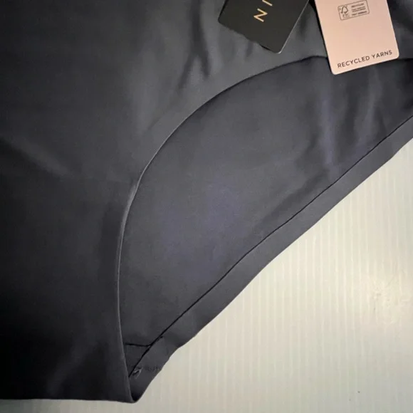 Danskin Super Slim and Thin Laser Cut Tech Sealed No-Show 5 pc Panties Set - Picture 10 of 13